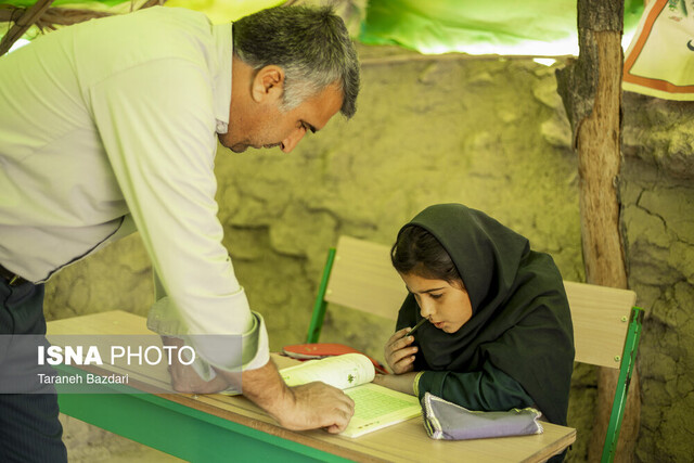 افزایش پوشش تحصیلی مناطق عشایری به بیش از ۹۸ درصد/ وجود بیش از ۱۵۰ مدرسه یک دانش‌آموزی در کشور