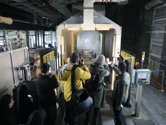 پشتیبانی سهساله ایرانخودرو از کیفیت رنگ محصولات