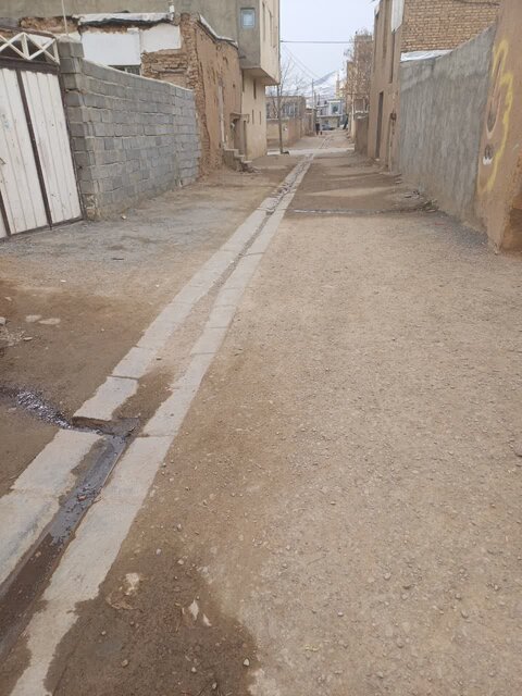 دختران و پسران «ینگیکند» در انتظار دبیرستان و زمین چمن