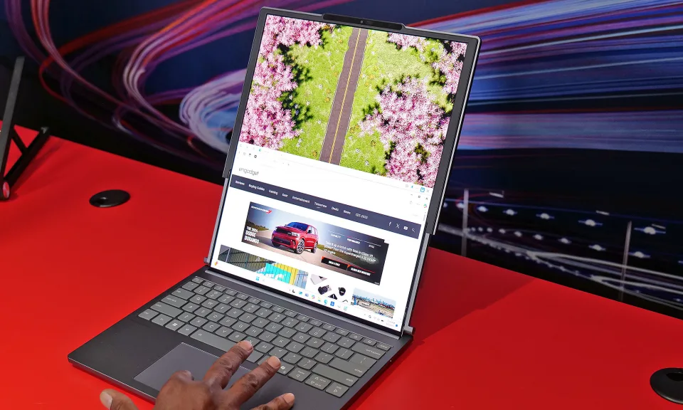 رونمایی از لپتاپ رول شونده که قد میکشد!