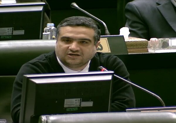 اسحاقی: رئیس مجلس اجازه نخواهد داد تیم مذاکرهکننده از خط قرمزها عبور کند اسحاقی: رئیس مجلس اجازه نخواهد داد تیم مذاکرهکننده از خط قرمزها عبور کند