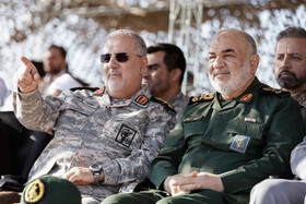 سردار حسین سلامی فرمانده کل سپاه و سردار محمد پاکپور، فرمانده نیروی زمینی سپاه در برگزاری مرحله نهایی رزمایش پیامبر اعظم ۱۹ نیروی زمینی سپاه