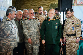 سردار حسین سلامی فرمانده کل سپاه و سردار محمد پاکپور، فرمانده نیروی زمینی سپاه در برگزاری مرحله نهایی رزمایش پیامبر اعظم ۱۹ نیروی زمینی سپاه