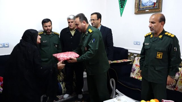 دیدار برخی مسئولان کهگیلویه و بویراحمد با خانواده شهید نوجوان«ابوالقاسم علیپور» دیدار برخی مسئولان کهگیلویه و بویراحمد با خانواده شهید نوجوان«ابوالقاسم علیپور»