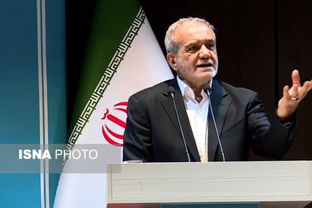 عکس آرشیوی است قول پزشکیان به مردم خوزستان برای حل مشکلات استان