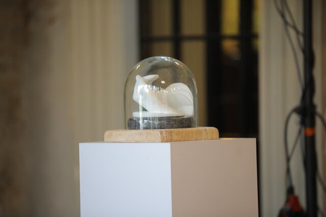 دستهای هنرمند مجسمه شد