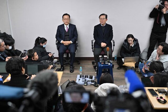 نشست مطبوعاتی وکلای یون سوک یول در سئول رهبر کرهجنوبی در اولین جلسه استیضاح خود شرکت نمیکند