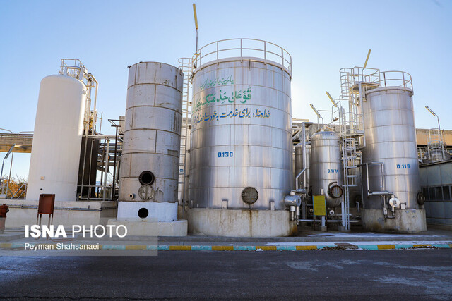 عکس تزئینی است تولید، ستون فقرات اقتصاد کشور است