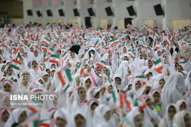 توصیههای امام جمعه تبریز به دانشآموزان نومکلف در جشن تکلیف ۵۰۰۰ نفری