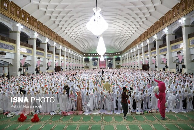 توصیههای امام جمعه تبریز به دانشآموزان نومکلف در جشن تکلیف ۵۰۰۰ نفری