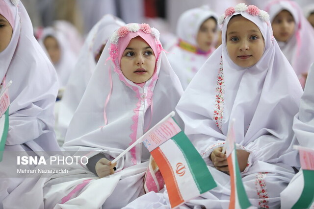 برگزاری جشن تکلیف ۵۰۰۰ نفری دانشآموزان در تبریز