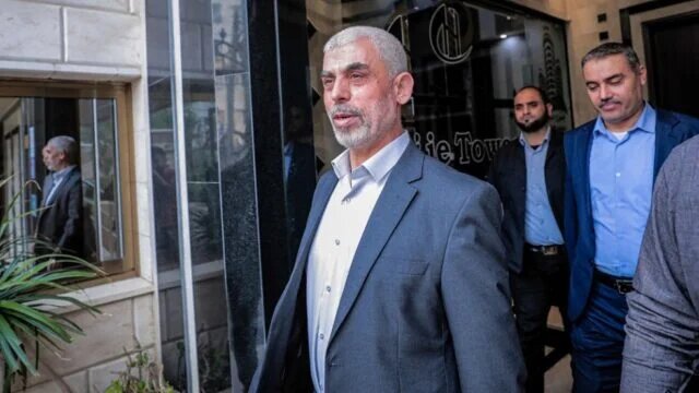 اشغالگران پیکر یحیی السنوار را تحویل نمیدهند اشغالگران پیکر یحیی السنوار را تحویل نمیدهند