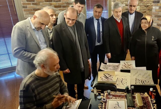 تاکید بر افزایش تبادلات فرهنگی و هنری میان ایران و ترکیه در یک نمایشگاه خوشنویسی