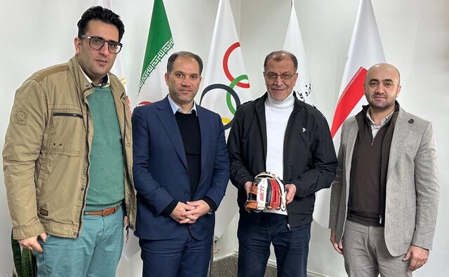 دیدار خسروی وفا با ناطق نوری برای حمایت از بیسبال دیدار خسروی وفا با ناطق نوری برای حمایت از بیسبال
