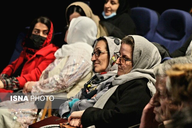 شب شعر چهارشنبه خاتون برگزار شد