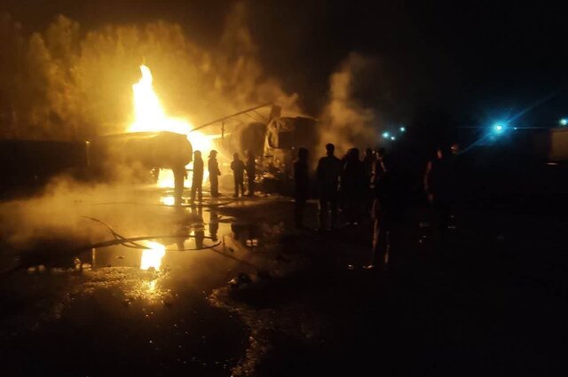آتشسوزی تریلر تانکر ۳۰ هزار لیتری حامل گاز مایع در اسلامشهر آتشسوزی تریلر تانکر ۳۰ هزار لیتری حامل گاز مایع در اسلامشهر
