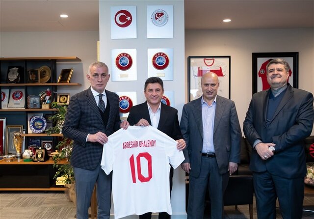 امضای تفاهمنامه فدراسیونهای فوتبال ایران و ترکیه