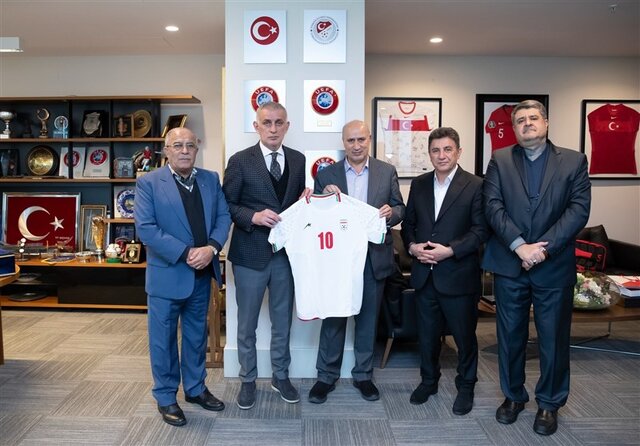 امضای تفاهمنامه فدراسیونهای فوتبال ایران و ترکیه