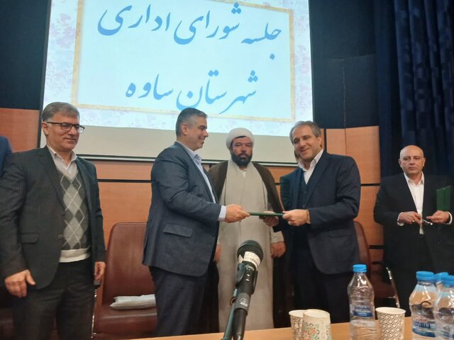 صنعتگران و سرمایهگذاران شهر صنعتی کاوه به توسعه ساوه کمک کنند