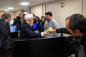 محمدرضا عارف، معاون اول رئیس جمهور در سیامین سالگرد تاسیس روزنامه ایران