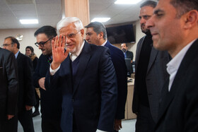 محمدرضا عارف، معاون اول رئیس جمهور در سیامین سالگرد تاسیس روزنامه ایران