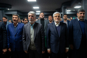 محمدرضا عارف، معاون اول رئیس جمهور و سید عباس صالحی، وزیر فرهنگ و ارشاد اسلامی در سیامین سالگرد تاسیس روزنامه ایران