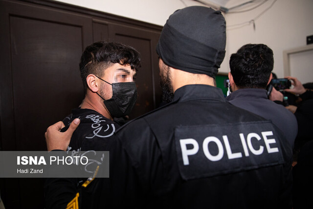 عکس آرشیوی است از دستگیری قاتل فراری تا کشف خودروهای سرقتی توسط پلیس یزد