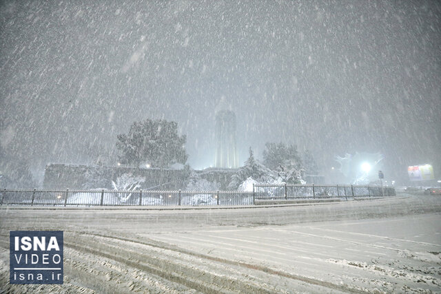ویدیو/ بارش شبانه برف در همدان ویدیو/ بارش شبانه برف در همدان