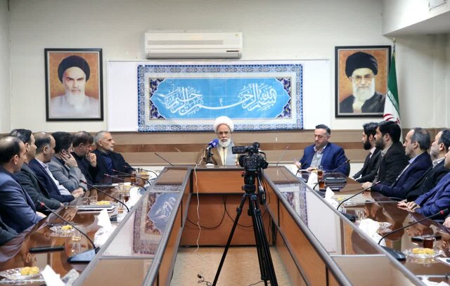در گزینش ادارات نباید افراط و تفریط کرد در گزینش ادارات نباید افراط و تفریط کرد