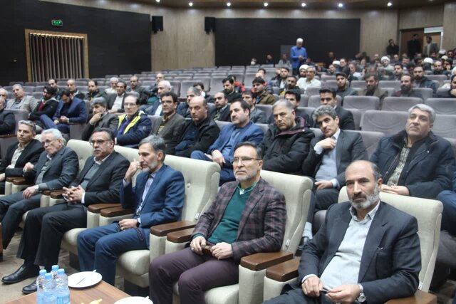 فضای گفتمانی و کرسیهای آزاداندیشی در دانشگاهها فعالتر شود