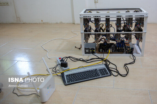 عکس تزئینی است ۲۰ دستگاه ماینر غیرمجاز در قم توقیف شد