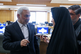 وحید جلالزاده، معاون وزیر امور خارجه در نشست اعضای هیات رئیسه اتاق بازرگانی خراسان رضوی با معاون کنسولی وزارت امور خارجه