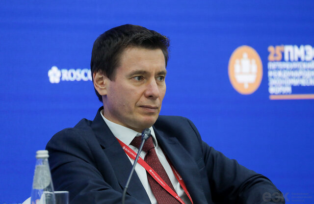 «آندری اسلپنف» وزیر تجارت در اتحادیه اقتصادی اوراسیا رایزنی درباره توسعه همکاریهای ایران و اتحادیه اقتصادی اوراسیا