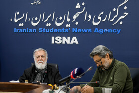 سعید اسلامزاده، کارشناس و منتقد هنرهای تجسمی و بهرام کلهرنیا، دبیرکل جشنواره تجسمی فجر در ایسنا