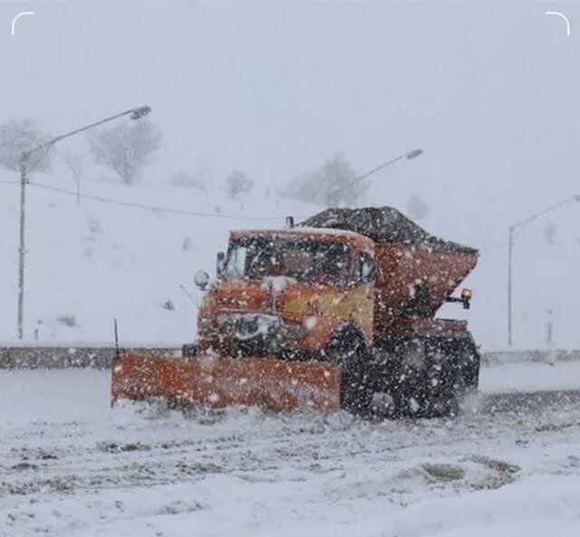 تصویر آرشیوی است رفع انسداد راه دسترسی به ۳۰ روستای سلسله در لرستان