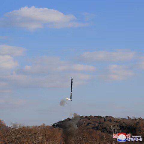 کرهشمالی موشکهای کروز استراتژیک شلیک کرد