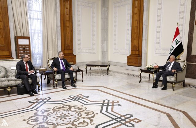 تاکید عراق بر مخالفت با هر مداخلهای که به اراضی آن خدشه وارد کند  تاکید عراق بر مخالفت با هر مداخلهای که به اراضی آن خدشه وارد کند