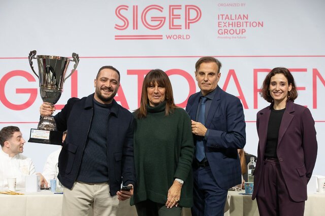 جایزه بهترین بستنی سال به یک ایرانی رسید جایزه بهترین بستنی سال به یک ایرانی رسید