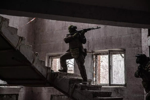 تمرین سربازان اوکراینی لسآنجلستایمز: روسیه و اوکراین آماده سازش نیستند