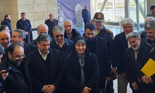 وزیر راه و شهرسازی وارد اردبیل شد وزیر راه و شهرسازی وارد اردبیل شد