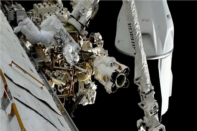 فضانوردان ناسا تا ساعاتی دیگر به پیادهروی فضایی میروند فضانوردان ناسا تا ساعاتی دیگر به پیادهروی فضایی میروند