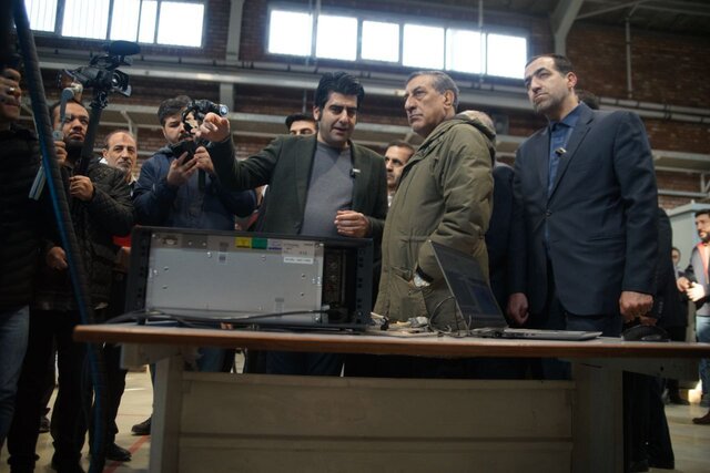 معاون رئیسجمهوری خط کیفیتسنجی خودروهای برقی را افتتاح کرد معاون رئیسجمهوری خط کیفیتسنجی خودروهای برقی را افتتاح کرد