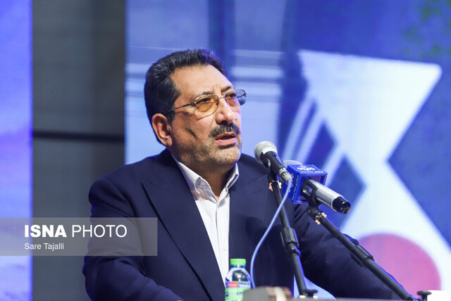 سیاست‌های ارزی فعلی به صادرات کشور لطمه می‌زند