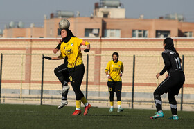 رقابتهای لیگ برتر فوتبال بانوان؛ سپاهان اصفهان - تام اصفهان