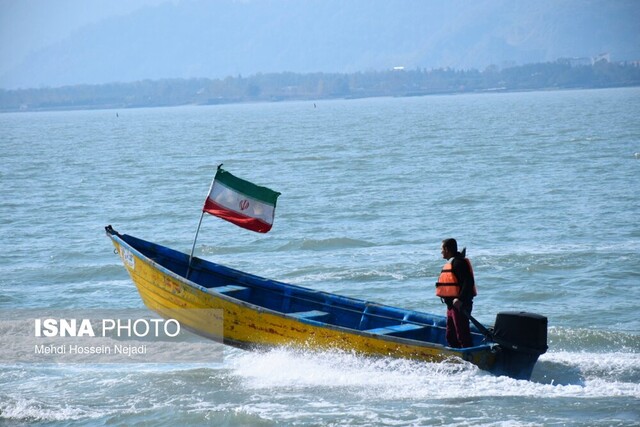 رژه اقتدار یگانهای دریایی ارتش، مرزبانی و بسیج مردمی در آستارا