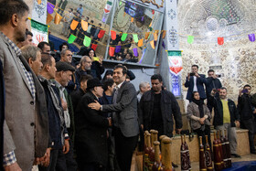 نواخته شدن زنگ انقلاب توسط وزیر ورزش و جوانان