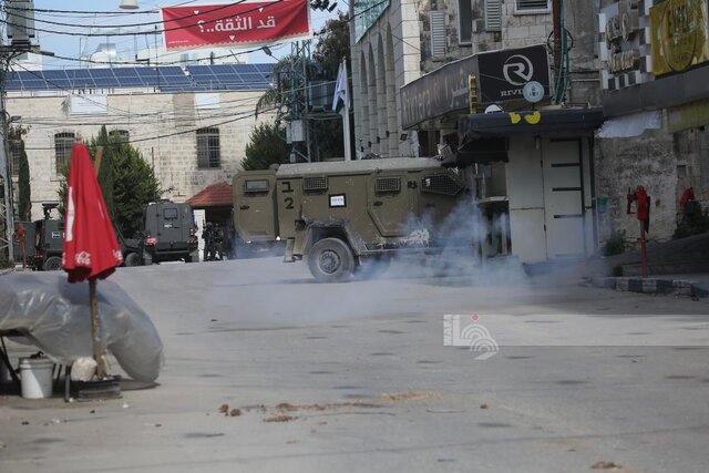 یورش نیروهای ارتش رژیم صهیونیستی به اردوگاه طولکرم مقابله مقاومت با حملات اشغالگران در شمال و جنوب کرانه باختری