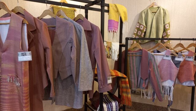 نمایشگاه «نخنگاره» در قم افتتاح شد