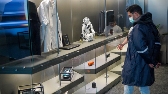 استقبال ویژه بازدیدکنندگان از غرفه فونیکس و فونیکس NEV در بزرگترین رویداد خودرویی ایران