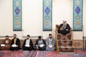 عمامه گذاری طلاب در روز میلاد امام حسین(ع)